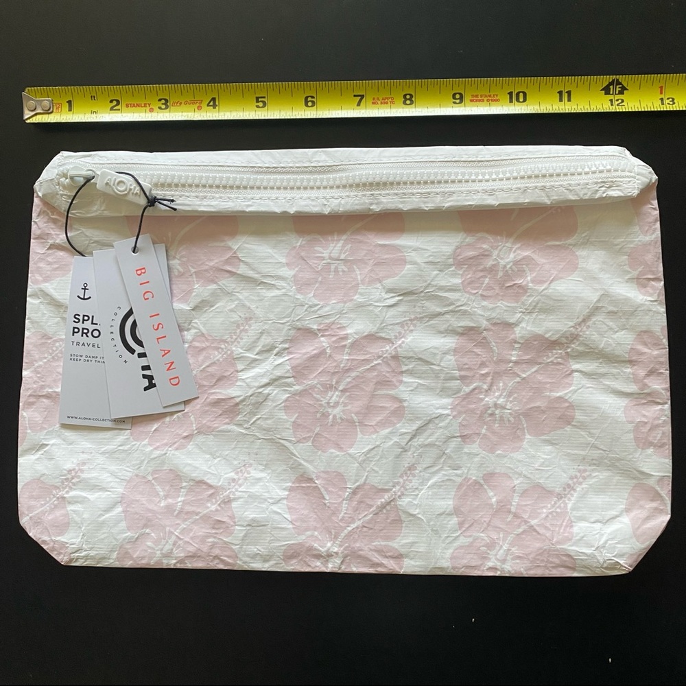 ALOHA Collection Mid Hibiscus Bloom Pouch